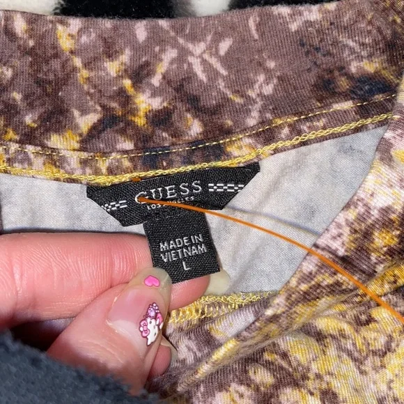 3/$30 Y2K Guess Top - Picture 4 of 5